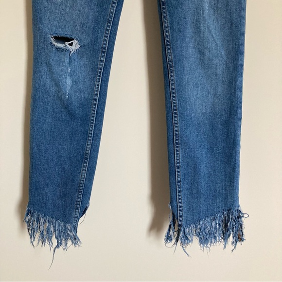 Free People Distressed Frayed Denim Cropped Jeans Size 27 - Picture 3 of 8